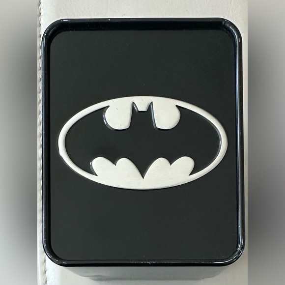 TM & DC Comics Shield Warner Bros. Entertainment INC Batman Watch ~New~ - Picture 10 of 14